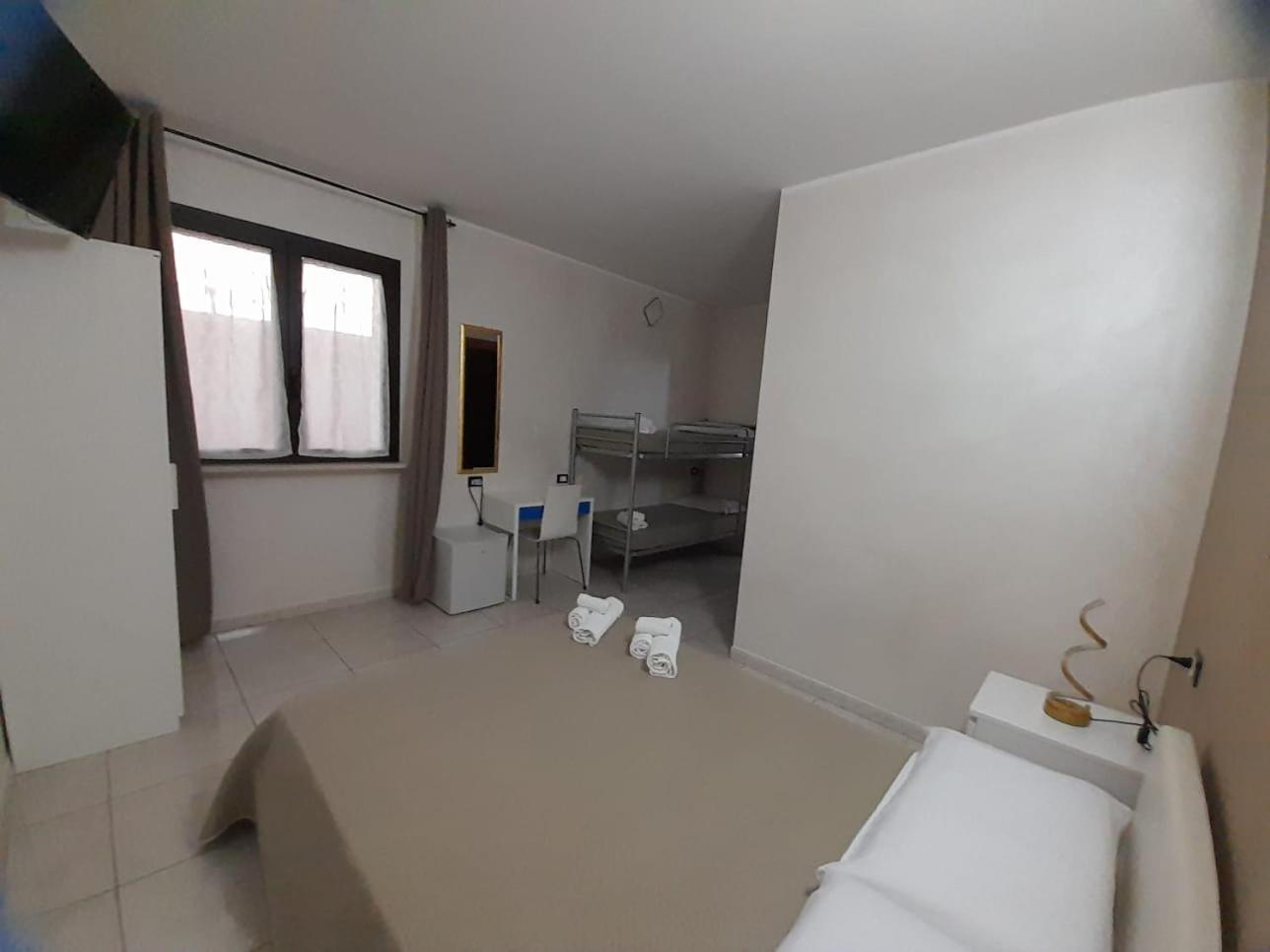 Affittacamere Da Rocco Lesina Bagian luar foto