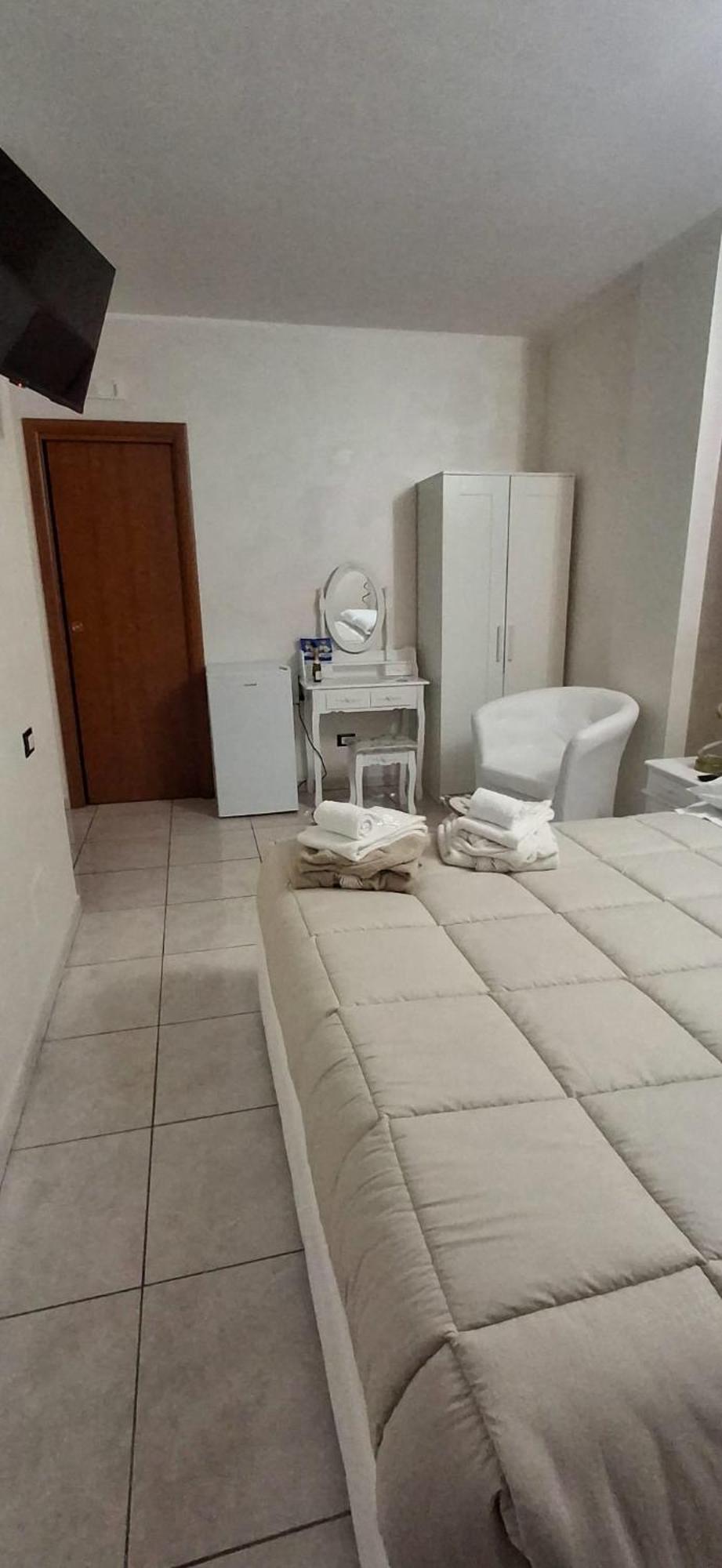 Affittacamere Da Rocco Lesina Bagian luar foto